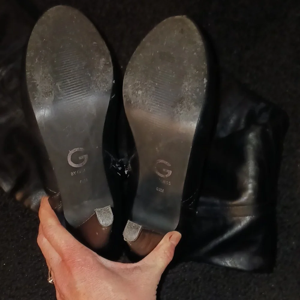 Guess boots